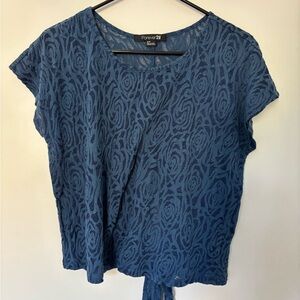 Forever 21 Blue Floral Loose Short Sleeve Top with Tie Back Design